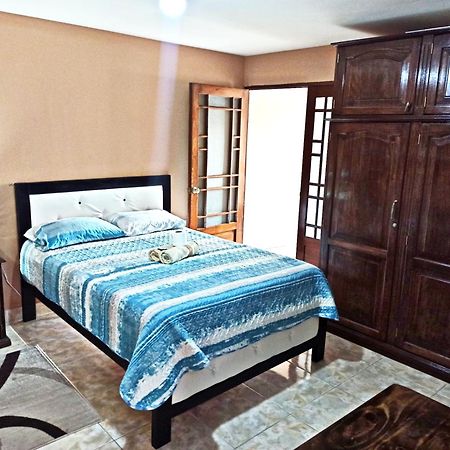 Residencial Moroni - Alojamiento En Cochabamba Bed & Breakfast Екстериор снимка