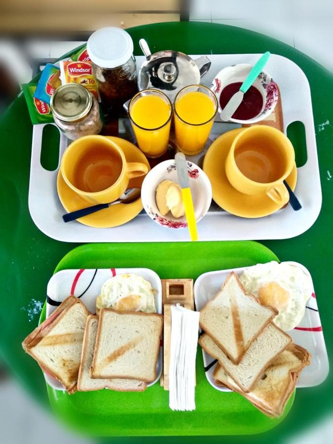Residencial Moroni - Alojamiento En Cochabamba Bed & Breakfast Екстериор снимка
