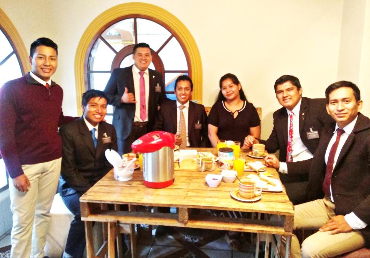 Residencial Moroni - Alojamiento En Cochabamba Bed & Breakfast Екстериор снимка
