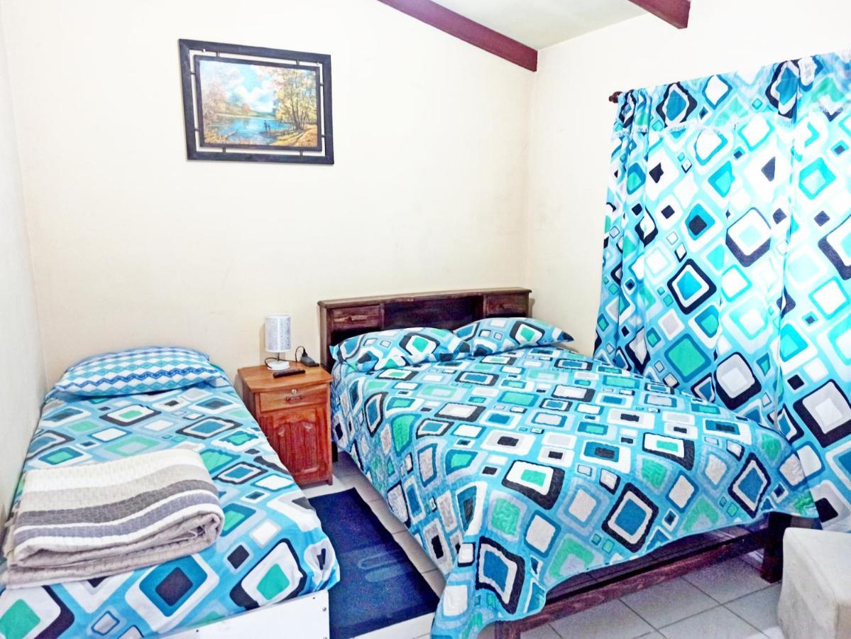 Residencial Moroni - Alojamiento En Cochabamba Bed & Breakfast Екстериор снимка