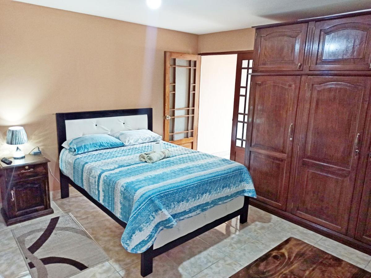 Residencial Moroni - Alojamiento En Cochabamba Bed & Breakfast Екстериор снимка