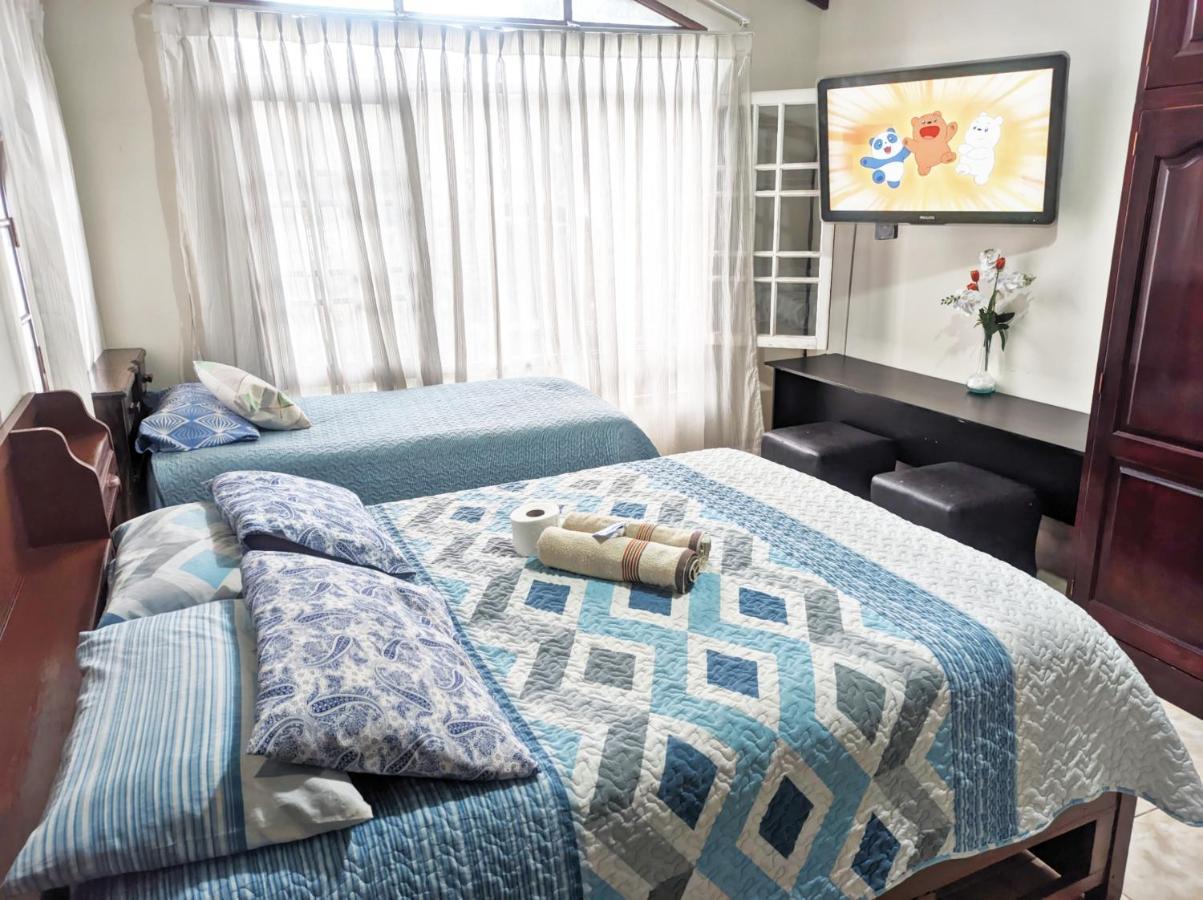 Residencial Moroni - Alojamiento En Cochabamba Bed & Breakfast Екстериор снимка