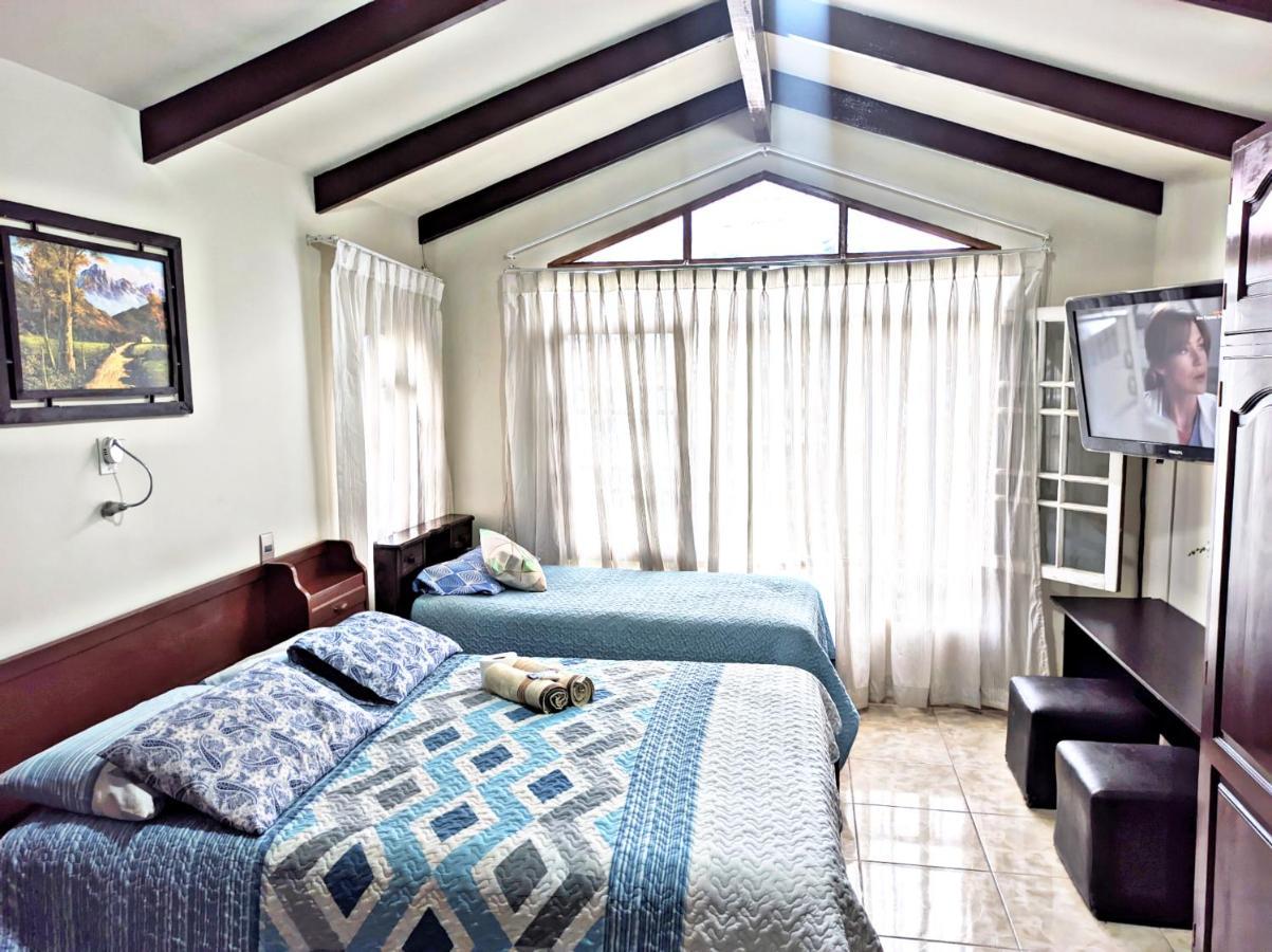 Residencial Moroni - Alojamiento En Cochabamba Bed & Breakfast Екстериор снимка