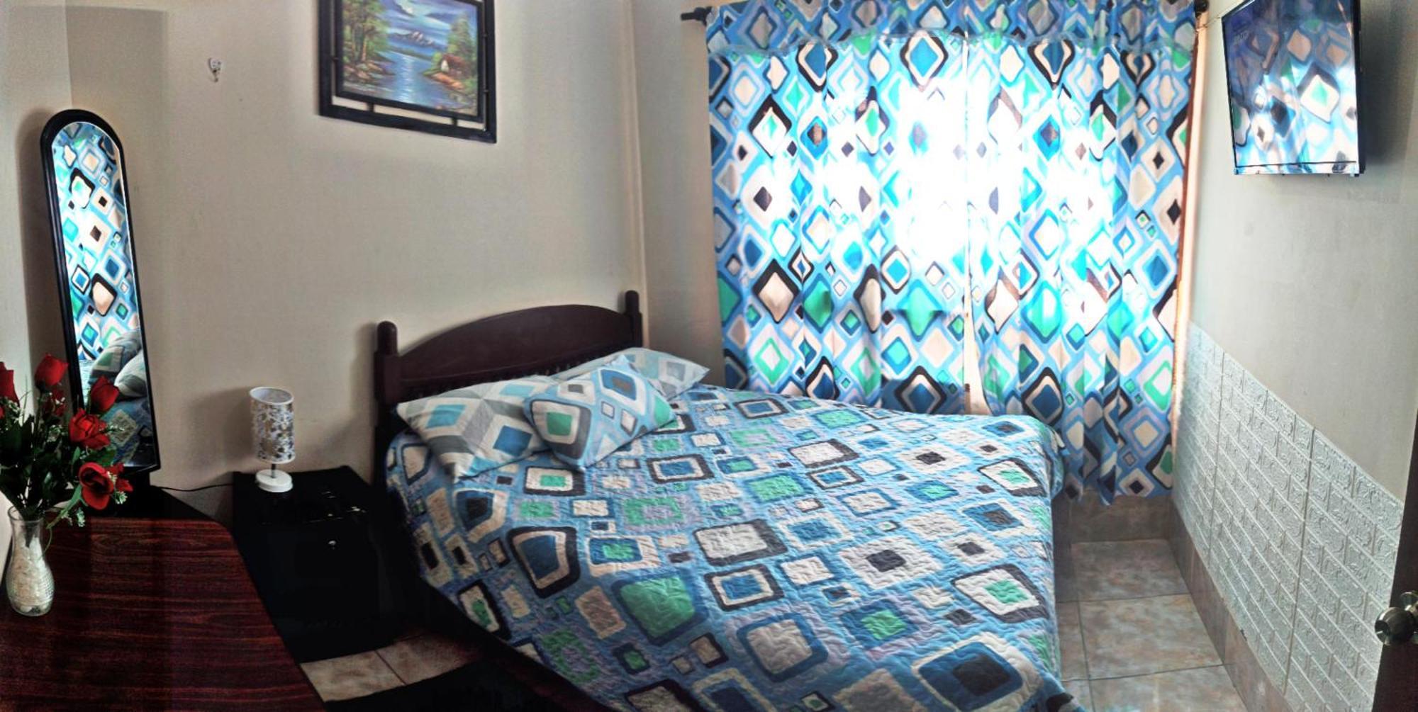 Residencial Moroni - Alojamiento En Cochabamba Bed & Breakfast Екстериор снимка